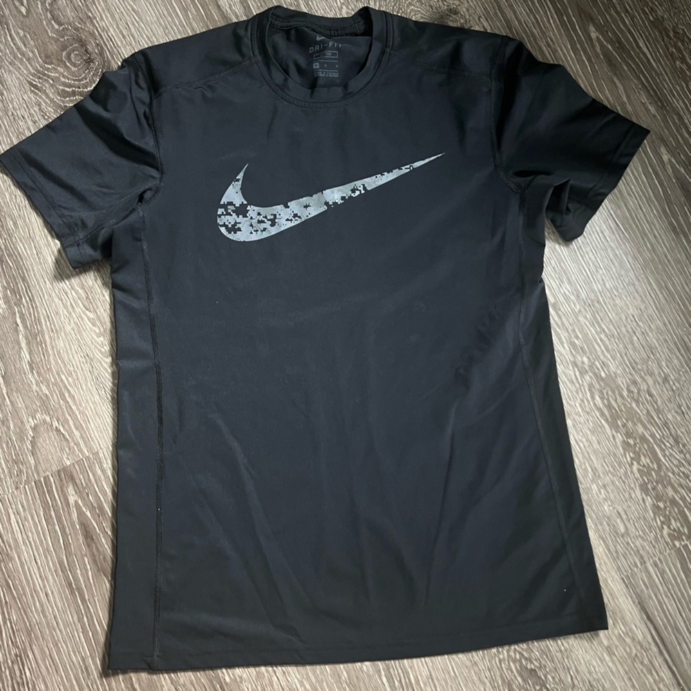 Nike Dri-fit men’s size medium